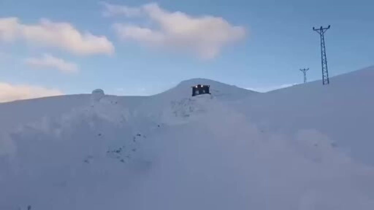 Şırnak'ta Kar Esareti: Kato Dağı'nda Eksi 20 Derecede Yol Açma Mücadelesi