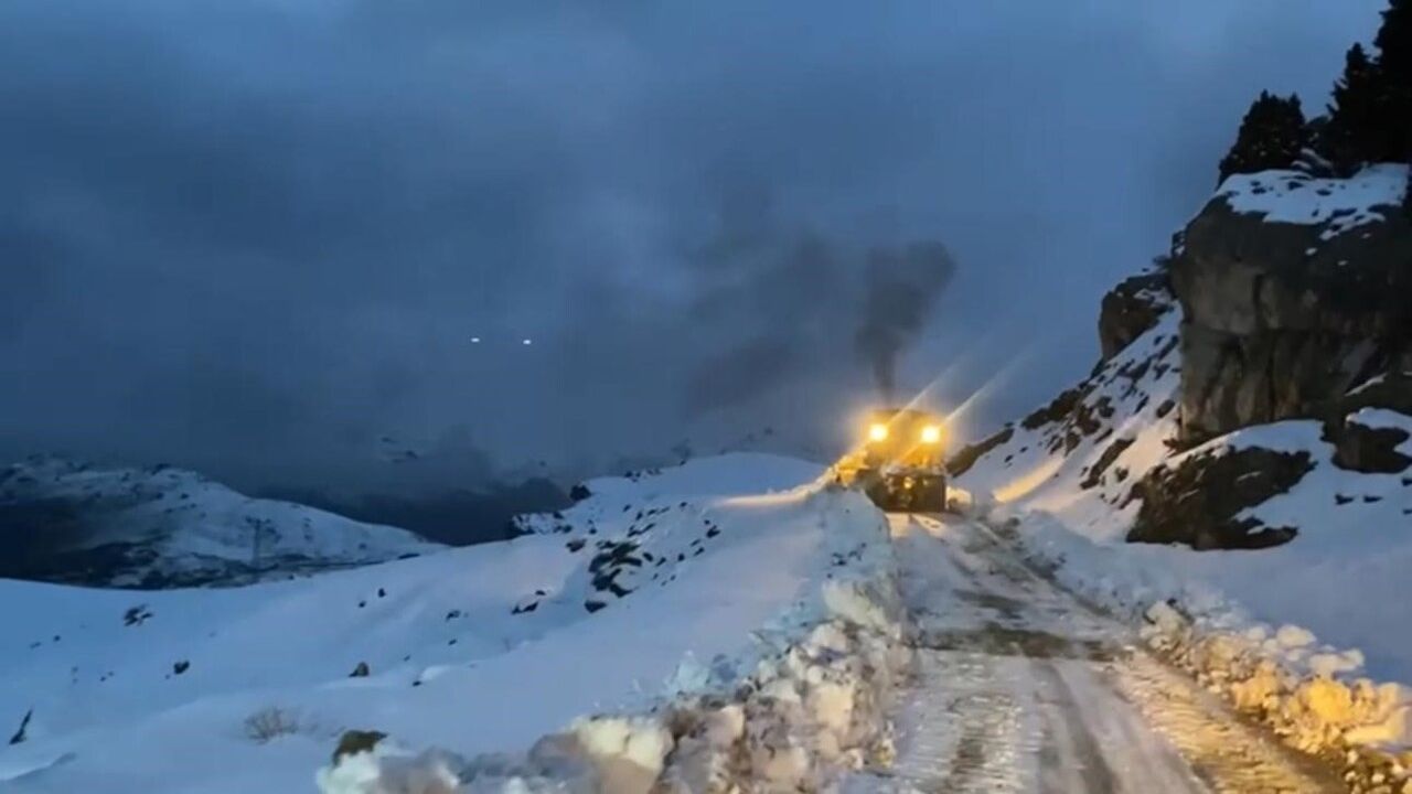 Şırnak'ta Karla Mücadele: Lisetayrı Yolları Açılıyor