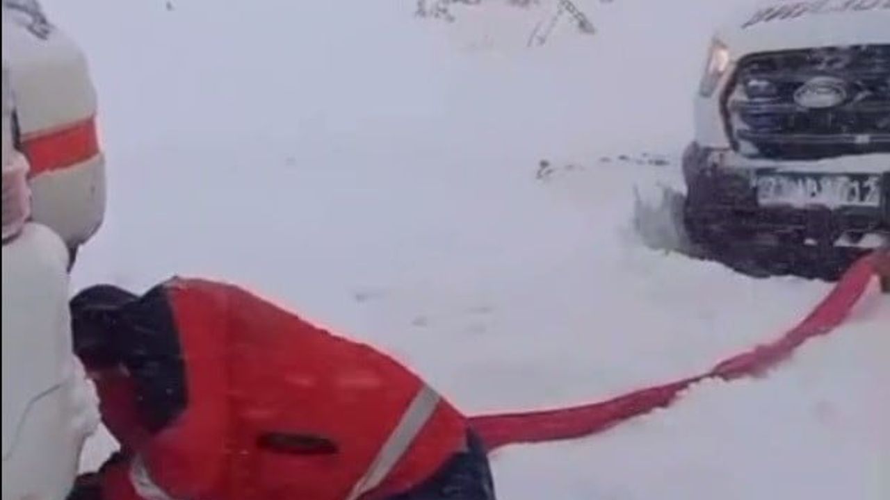 Şırnak'ta UMKE Zamanla Yarıştı — 2 Yaşındaki Çocuk Kurtarıldı