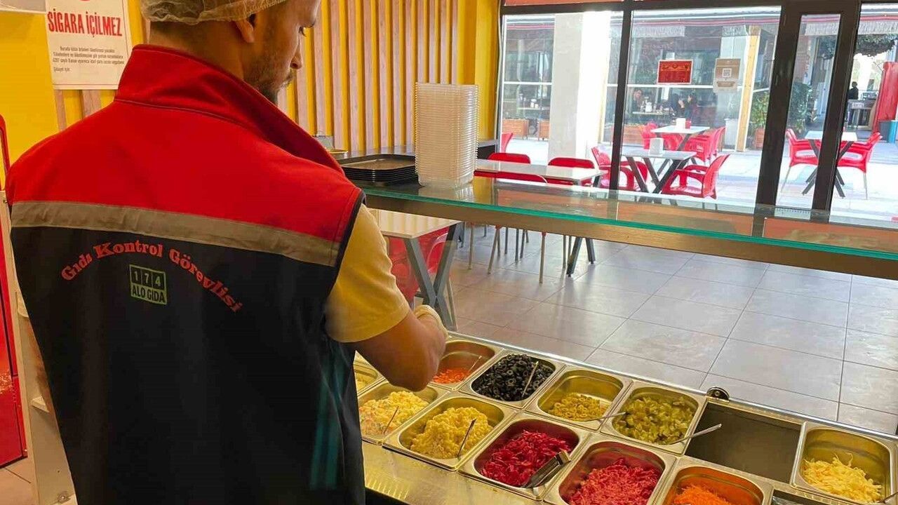 Şırnak'ta Zehirlenme Riskine Karşı Gıda Denetimleri Sıkılaştırıldı