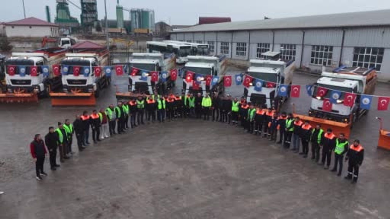 Sivas Belediyesi Kışa Hazır: 180 Personel ve 52 Araç 7/24 Görevde