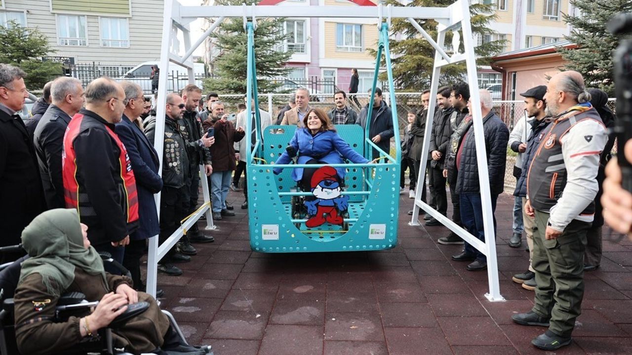 Sivas Belediyesi'nden Engellilere Erişilebilirlik Hamlesi: Akülü Sandalye Şarj İstasyonu