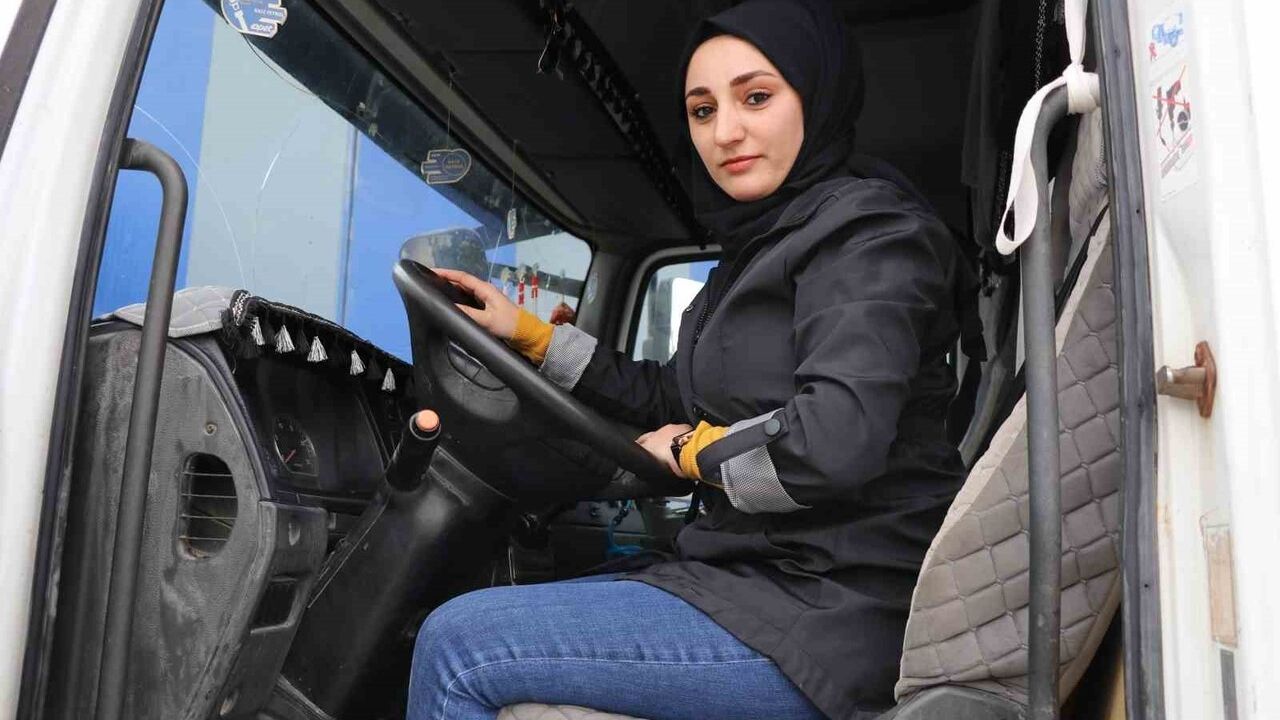 Sivas'ın İlk Kadın Silobas Şoförü Rabia Demir Nazara Geldi