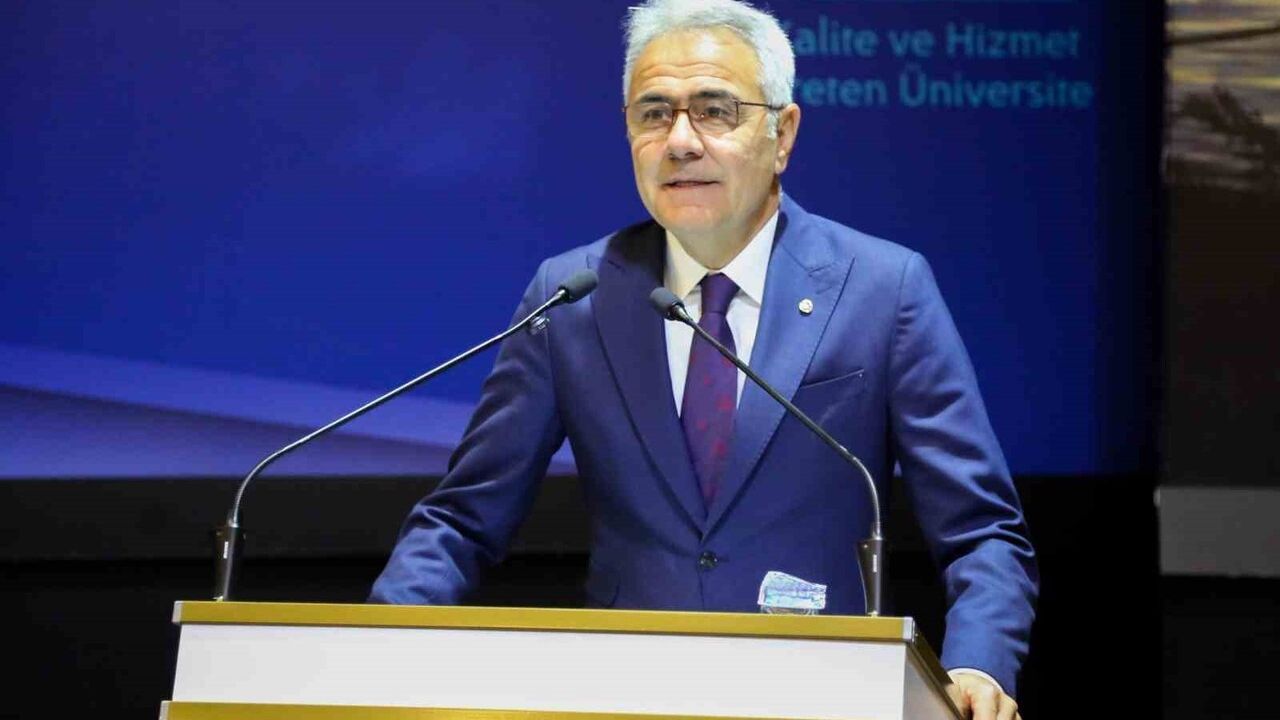 Sivas Sanayi Zirvesi'nde Demirağ OSB vurgusu: Zeki Özdemir'den yatırım çağrısı