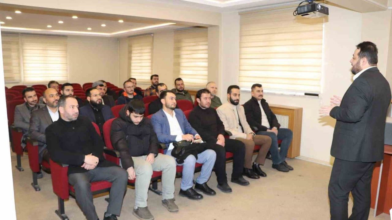Sivas'ta 'baba okulu' semineri başladı