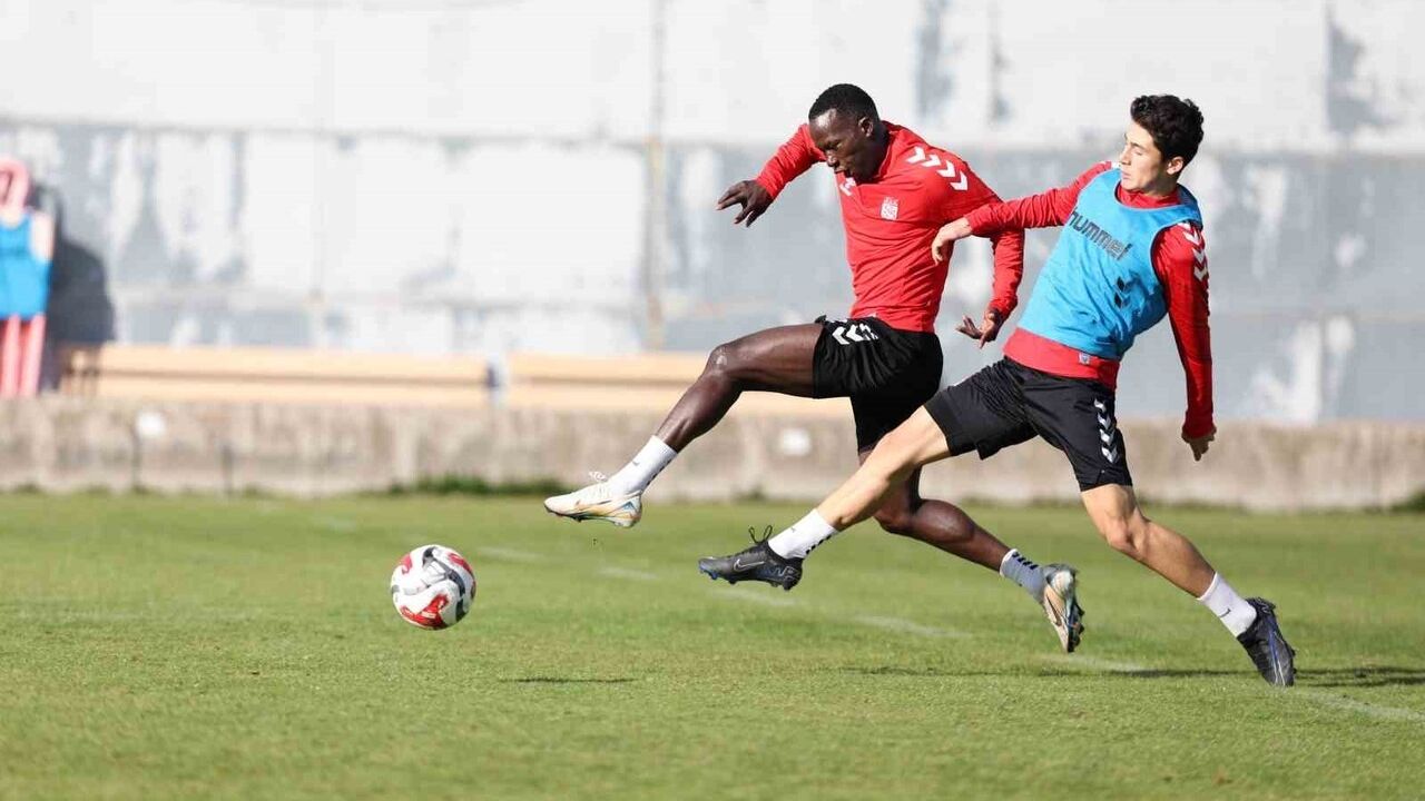 Sivasspor, Iğdır FK Maçı Öncesi Hazırlıklara Başladı