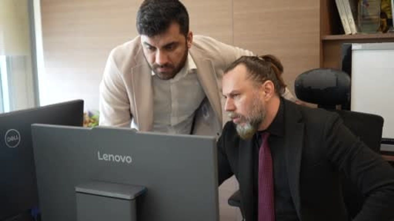 Skolyoz: Annelerin Fark Ettiği Sinsi Tehlike ve Erken Tanının Önemi