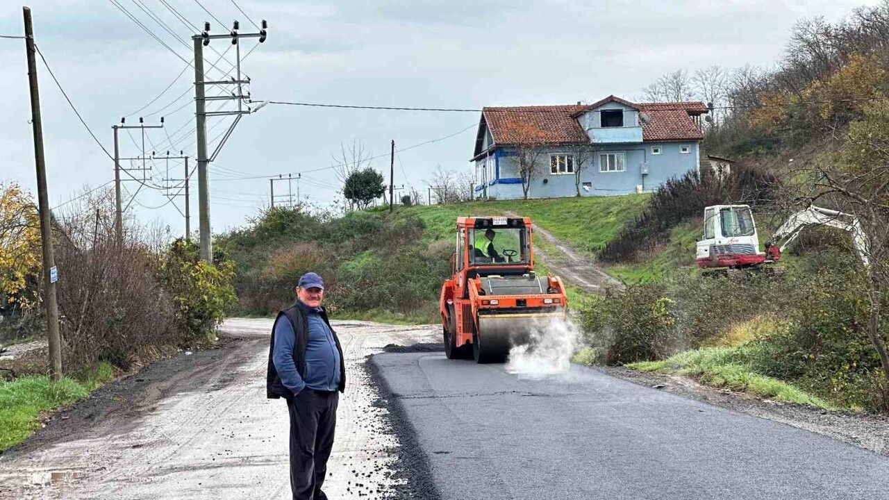 Söğütlü'de 14 km Grup Yolu Sıcak Asfalta Kavuşuyor
