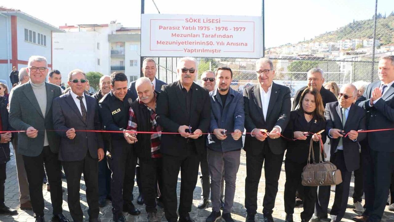 Söke Anadolu Lisesi'nde Çifte Açılış: Voleybol Sahası ve Yenilikçi Eğitim Sınıfı