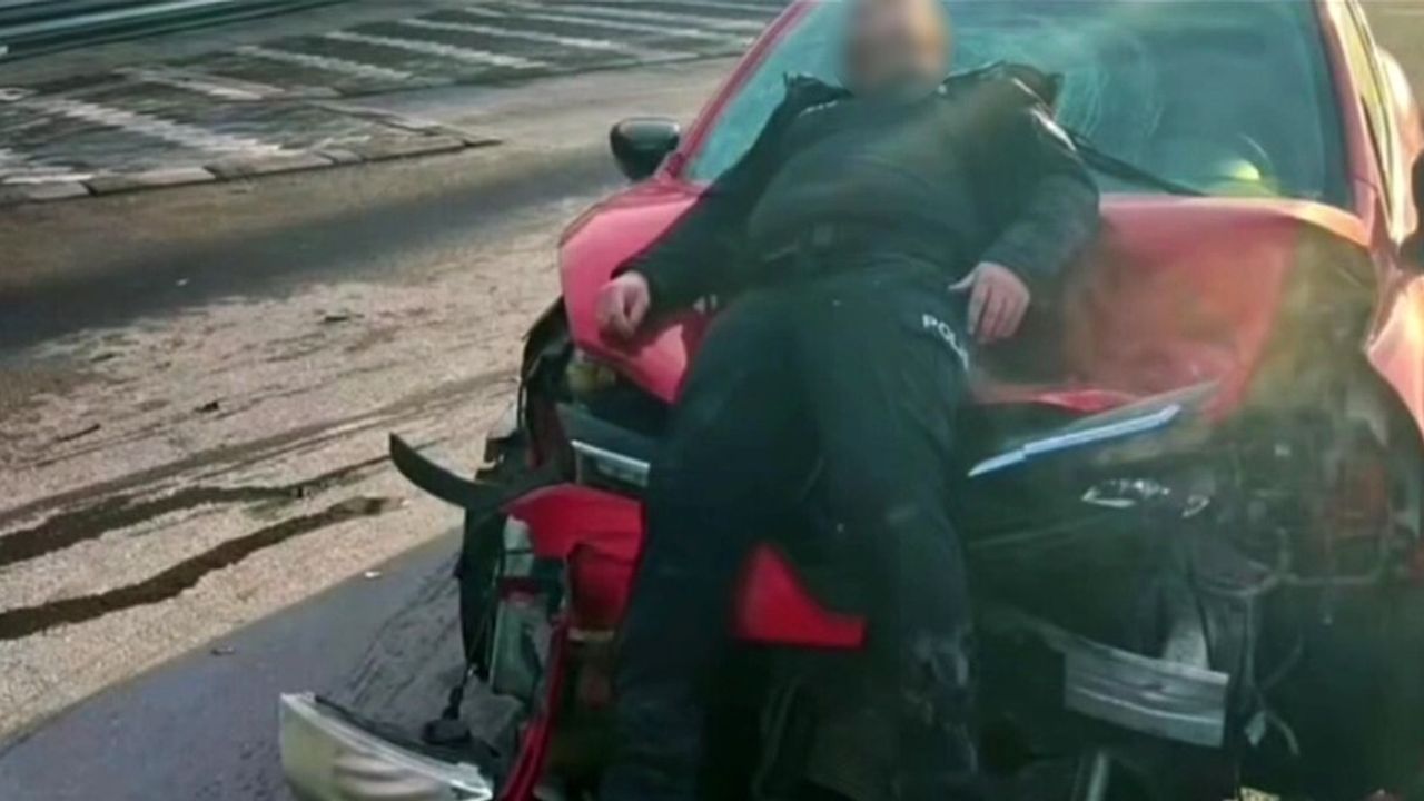 Söke'de polis memuruna araçla çarpıp fotoğrafını paylaşan şüpheli yakalandı