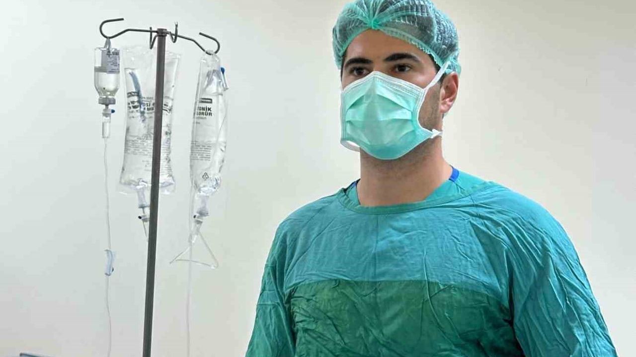 Soma Devlet Hastanesi'nde İlk Laparoskopik Sakrokolpopeksi: Kadın Sağlığında Yeni Dönem