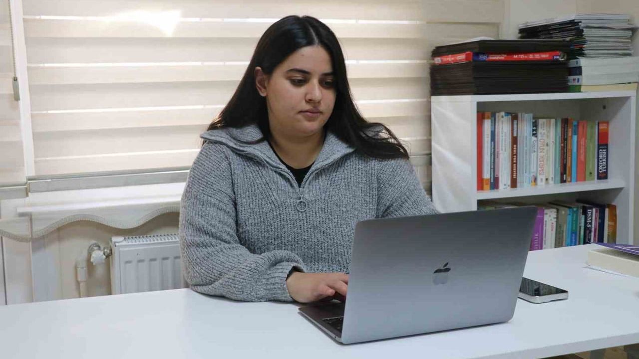 Sosyal Medya İlişkileri Zedeliyor: Psikolojik Danışman Dilara Arslan Uyardı