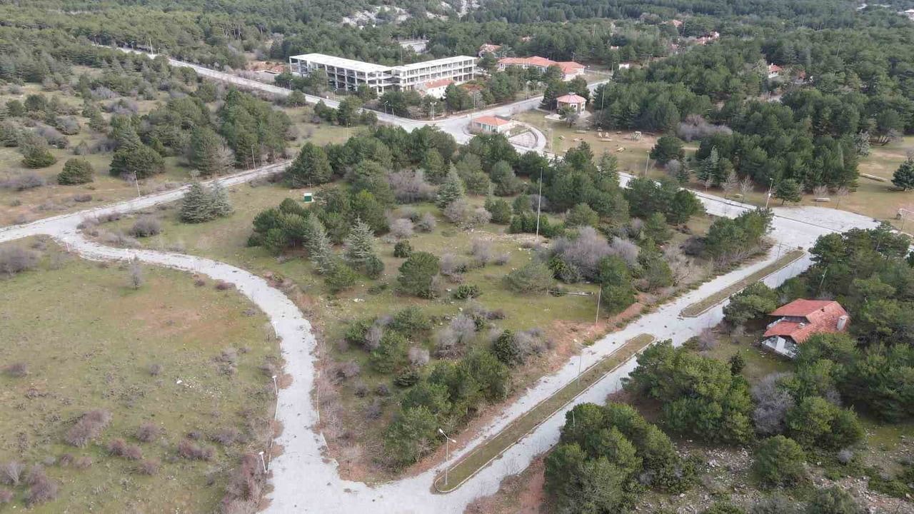 Spil Dağı'na Türkiye'nin İlk 'Kıl Çadır Gençlik Kamp Merkezi' Geliyor