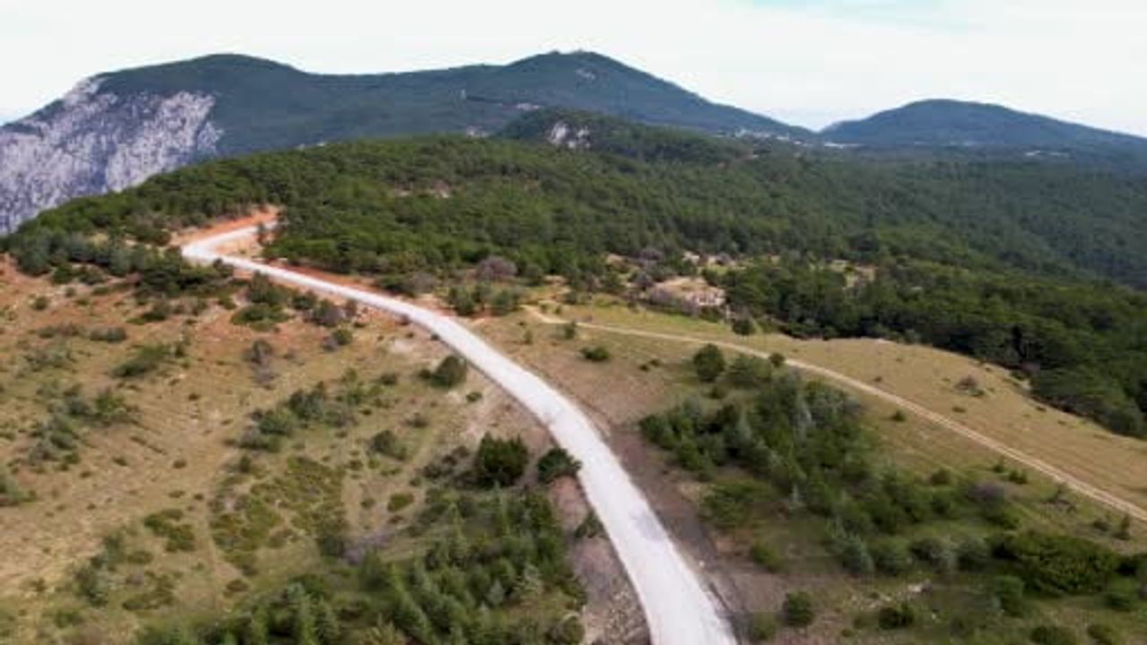 Spil Dağı'nda Kar Hasreti: 1517 Metrede Beyazın Gecikmesi