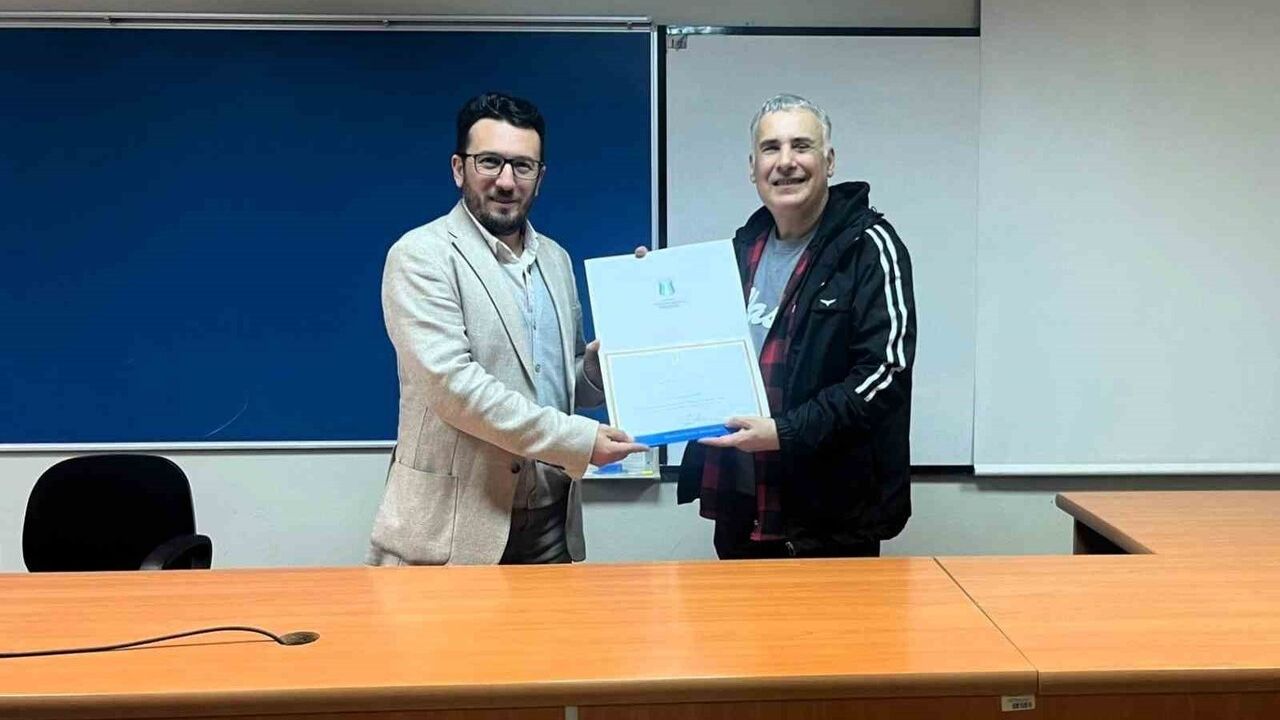 SUBÜ'de 'Körüm ama Nankör Değilim' — Savaş Saygılı'dan Mizah ile Farkındalık