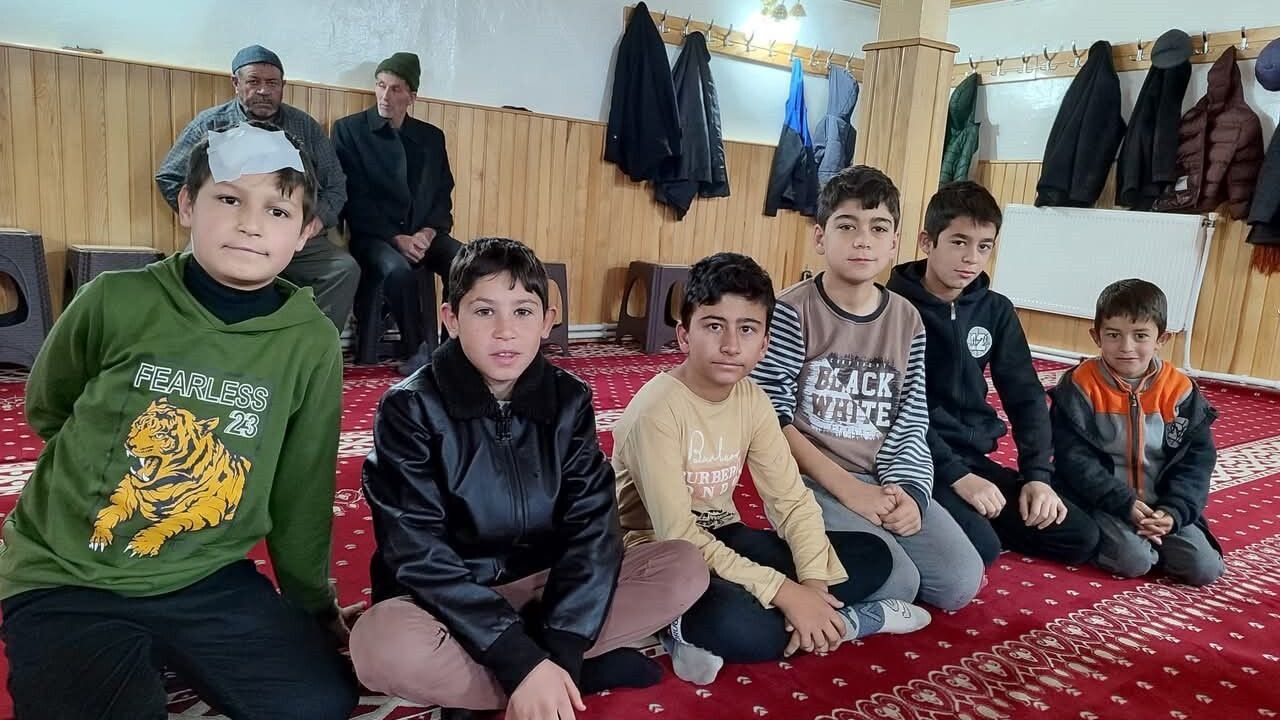Şuhut'ta Sabah Namazı Buluşması Efe Köyü Eski Camii'nde