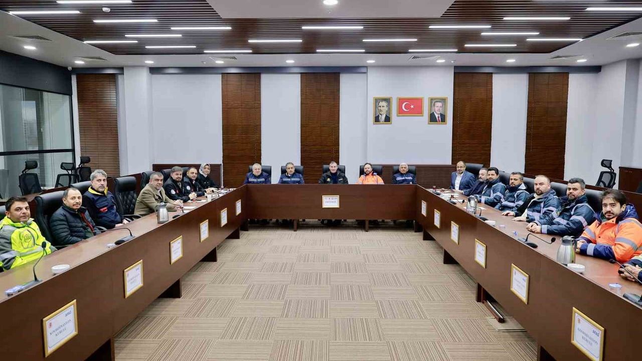 Sultanbeyli Belediyesi Kışa Hazır: 60 Araç, 300 Personel, 2.500 Ton Tuz