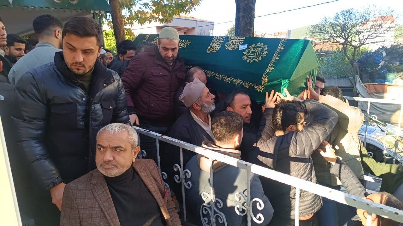 Sultanbeyli’de Motosiklet Kazasında Yaşamını Yitiren 3 Çocuk Babası Defnedildi