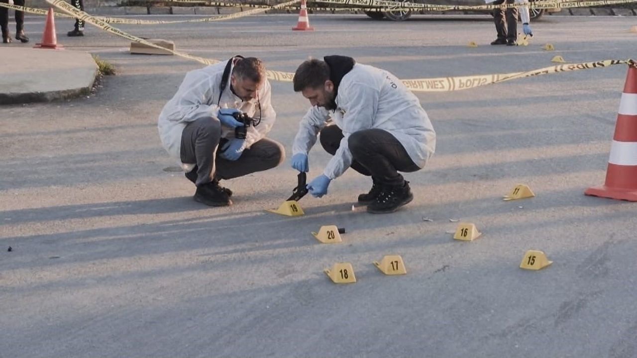 Sultangazi'de Otobüs Durağında Kız Öğrenciye Silahlı Saldırı: Şüpheli Gözaltında