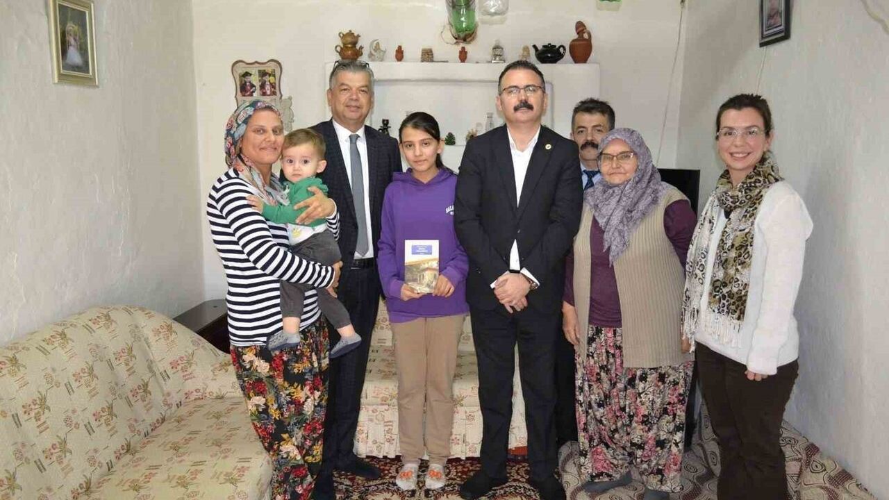 Sultanhisar'da 'Misafirim Kaymakamım' Projesi Salavatlı ve Atça'da Devam Etti