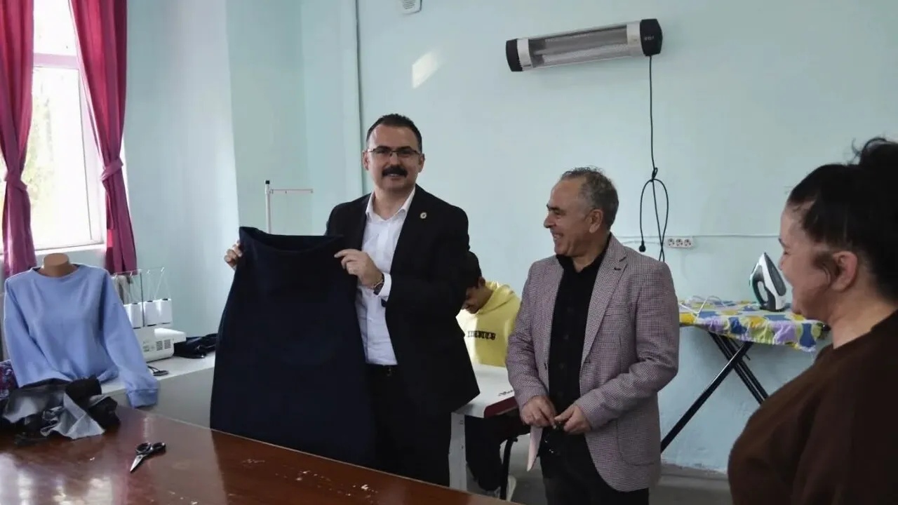 Sultanhisar Kaymakamı Ali Ekber Ateş, Dikiş Nakış ve El Sanatları Kursunu Ziyaret Etti