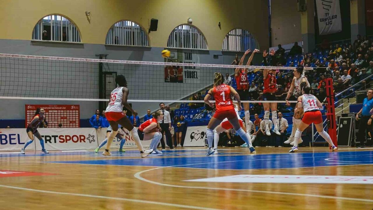 Sultanlar Ligi: Aras Kargo SK, Aydın Büyükşehir'i 3-0 Yendi