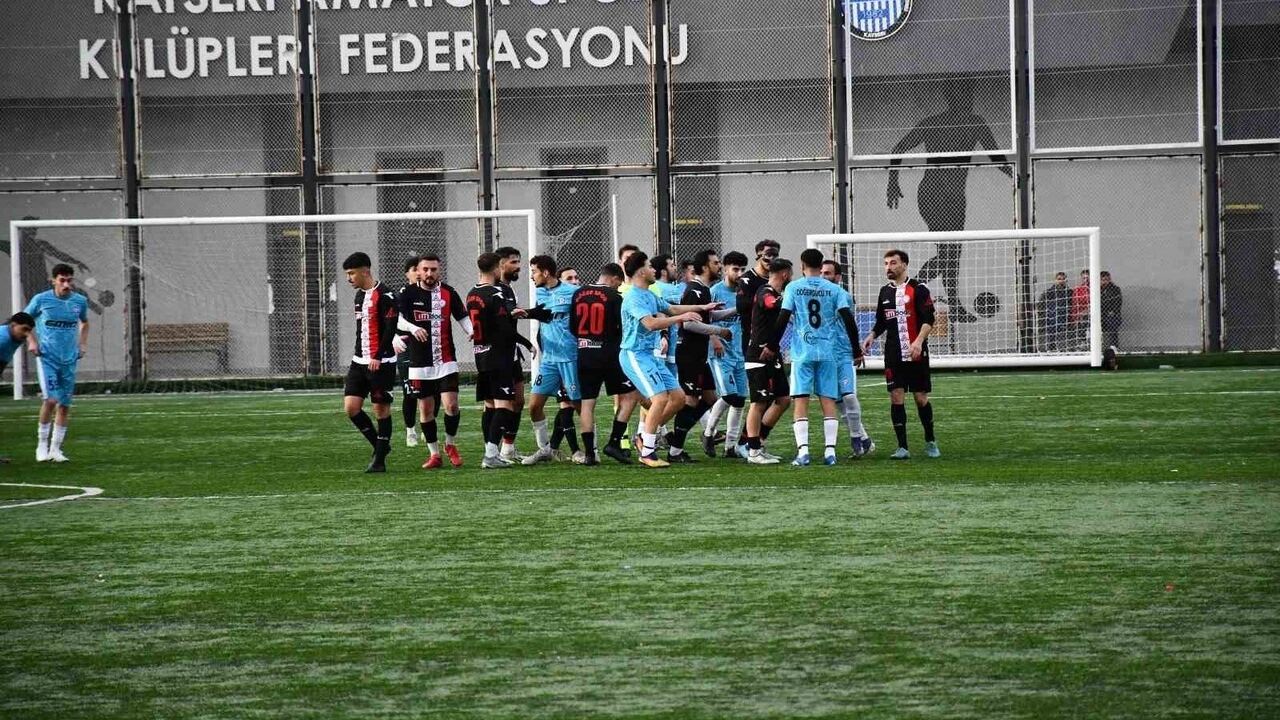 Süper Amatör Küme Derbisi: Döğerspor, Döğergücü FK'yi 1-0 Yendi