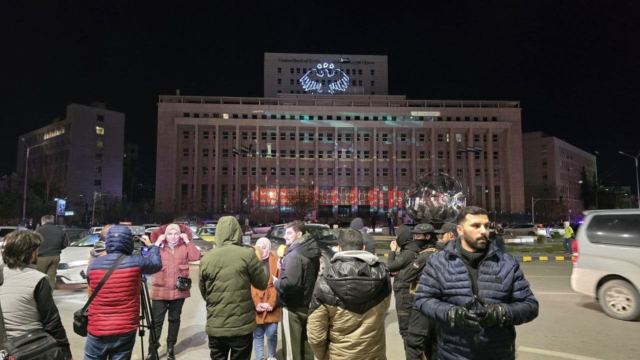 Suriye'de Yeni Banknotlar Tanıtıldı: İki Sıfır ve Yeni Tasarım