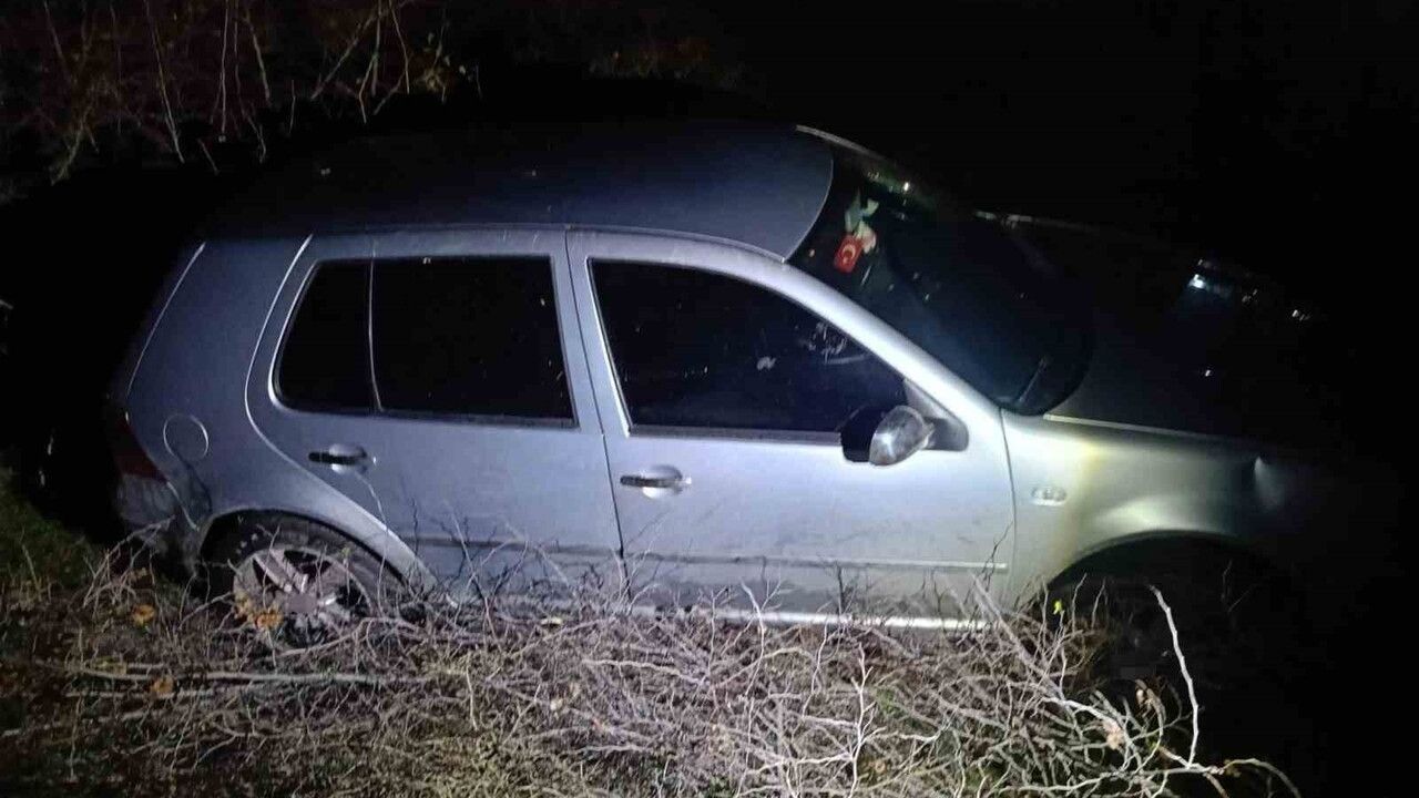 Susurluk'ta otomobil şarampole uçtu: Sürücü E.İ. yaralandı