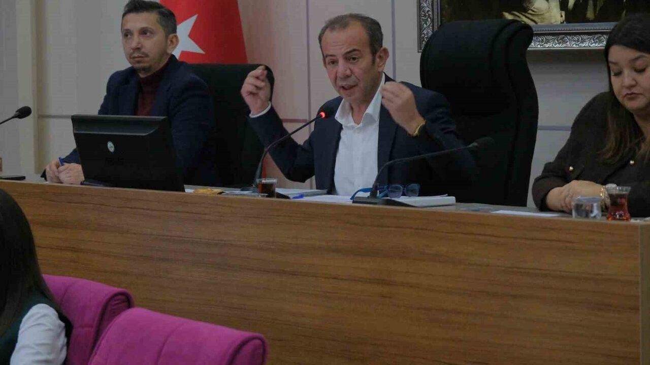 Tanju Özcan'dan Faruk Özlü'ye: "O giderken biz o yoldan dönüyorduk"