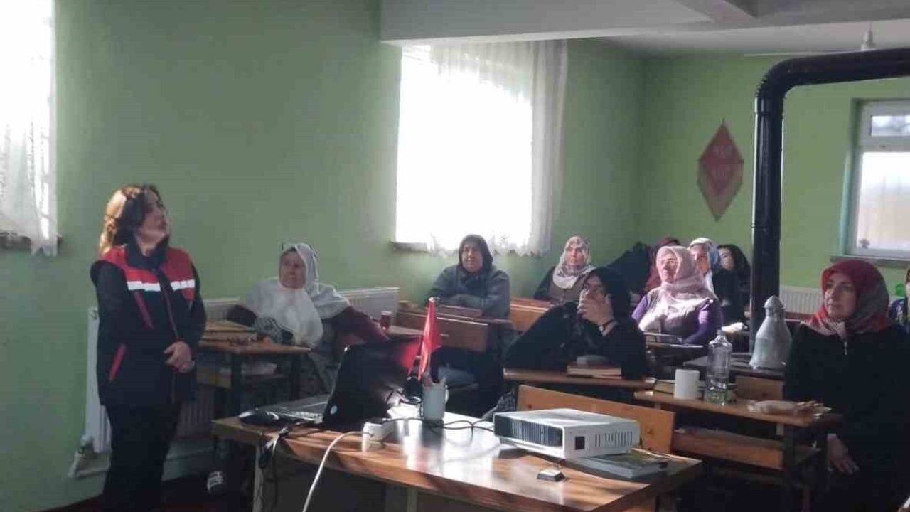 Tarımın İsimsiz Kahramanları Fethibey'de Kadın Çiftçilere Eğitim Verdi
