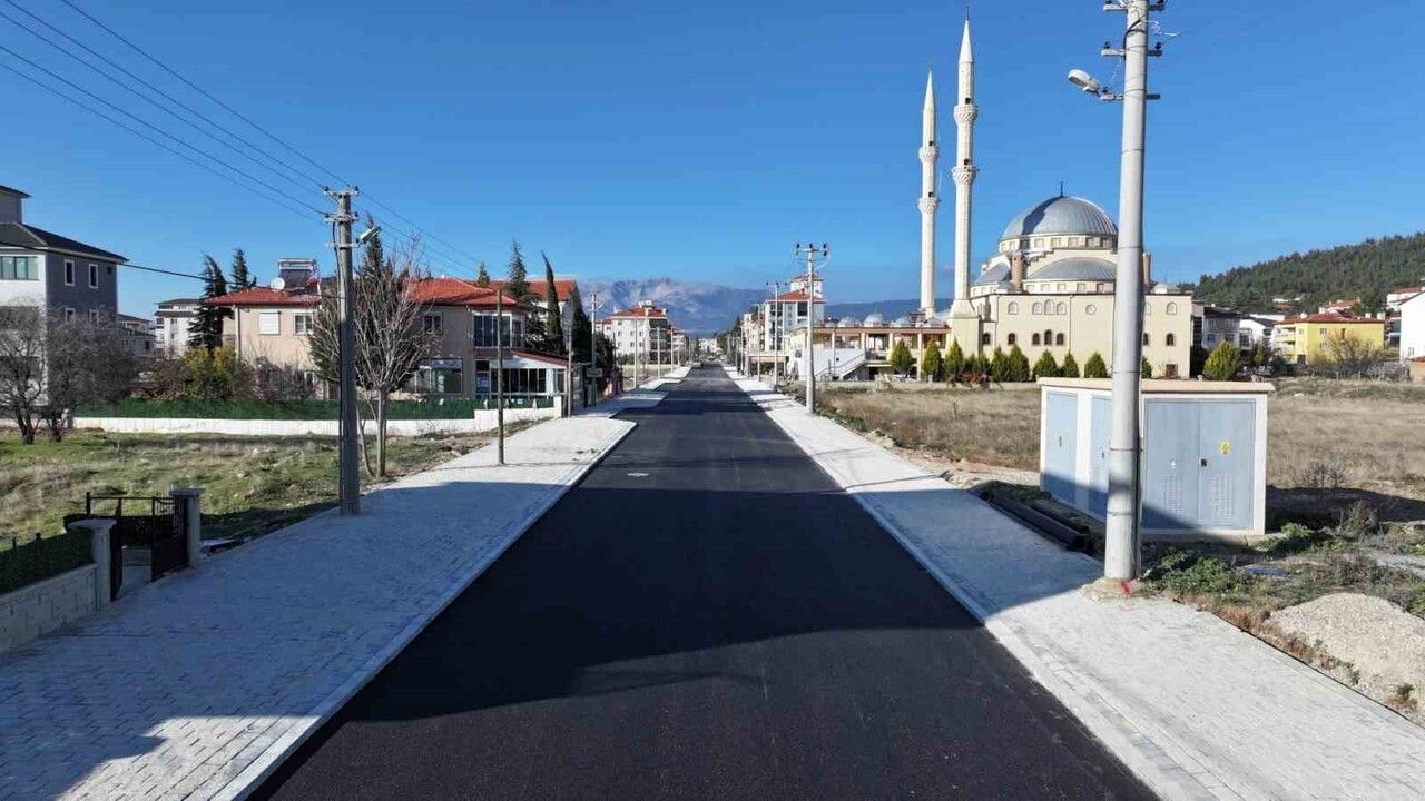 Tavas’ta Recep Yazıcıoğlu Caddesi'ne Sıcak Asfalt — Ulaşım Konforu Artıyor