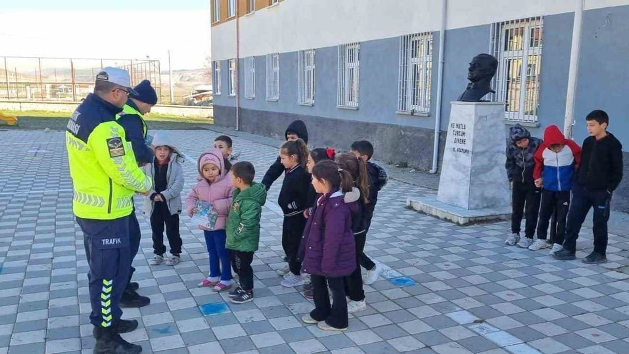 Tavşanlı'da Çobanköy İlkokulu'na Trafik Eğitimi