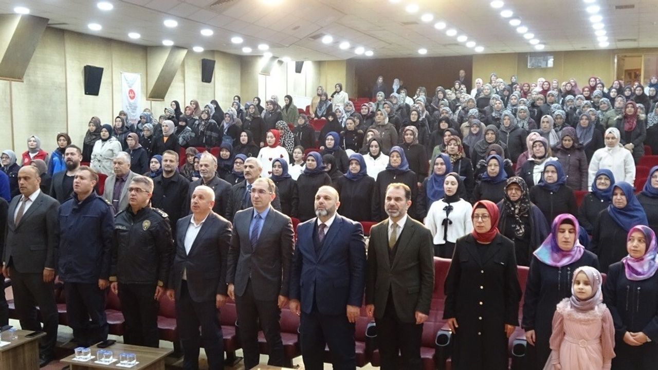 Tavşanlı'da İşitme ve Görme Engelli Öğrenciler Kur’an Tilavetiyle Gönülleri Fethetti