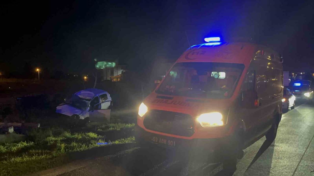 Tekirdağ'da Alkollü Sürücü Virajı Alamayıp Su Kanalına Uçtu