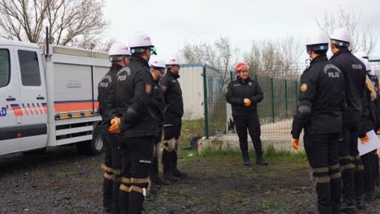 Tekirdağ'da Çevik Kuvvet'e Enkazda Arama Kurtarma Eğitimi