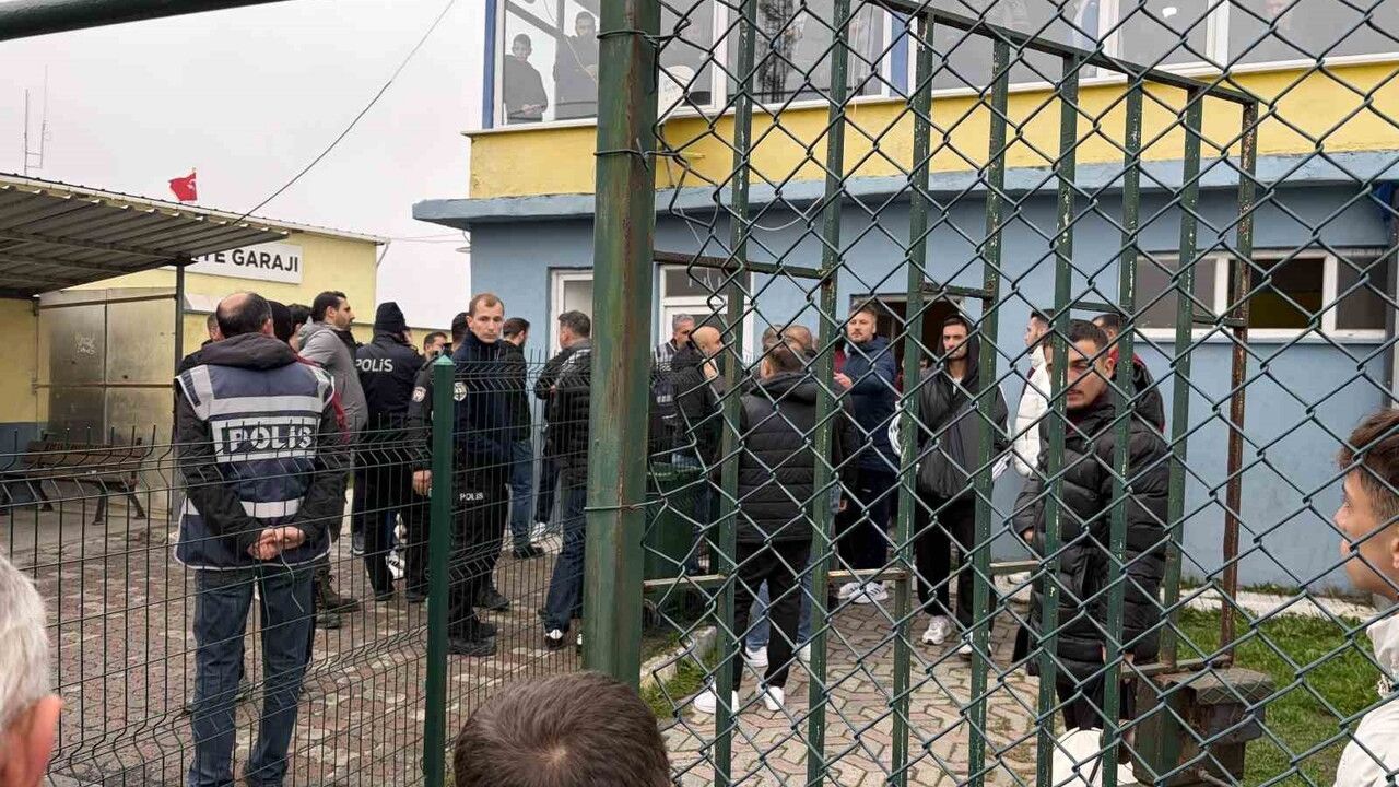 Tekirdağ Süper Amatör: Taşkıranlar Kapaklı 59–Tekirdağ Karadenizspor Maçı 5 Kırmızı Kartla Ertelendi