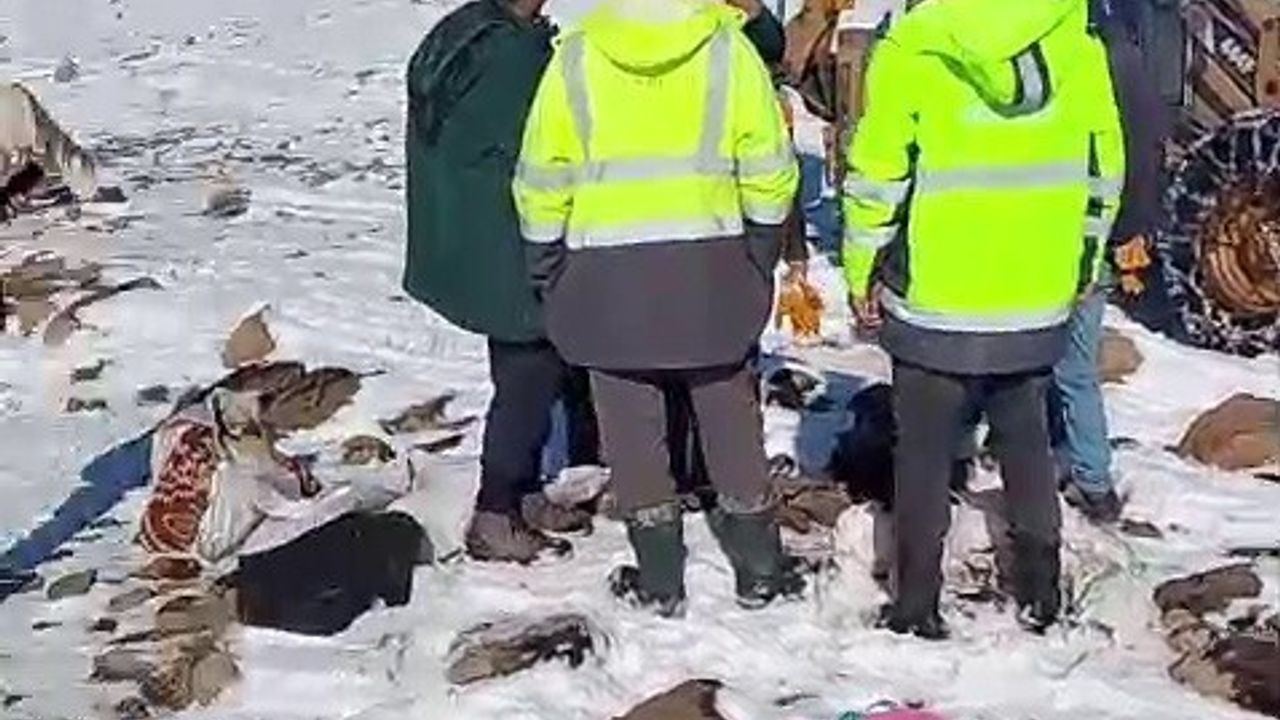 Tekman’da ESKİ, Toptepe Mahallesi’nin Su Arızasını Giderdi