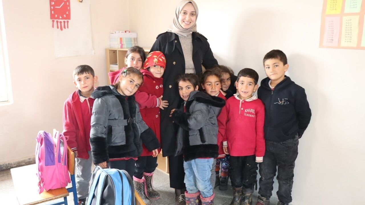 Tercan Kaymakamı Neslihan Kısa Duman Kalecik Köyü'nü Ziyaret Etti