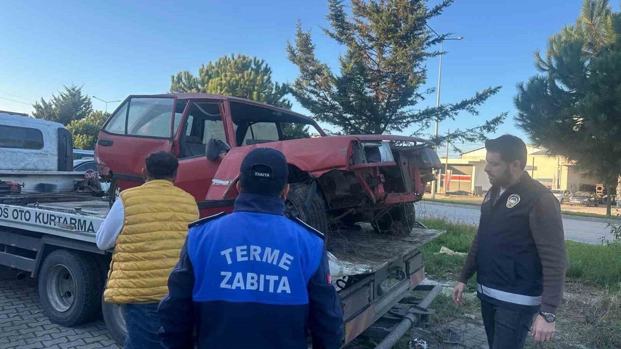 Terme’de Hurda Araçlar Kaldırıldı: Zabıta Görüntü Kirliliğini Giderdi