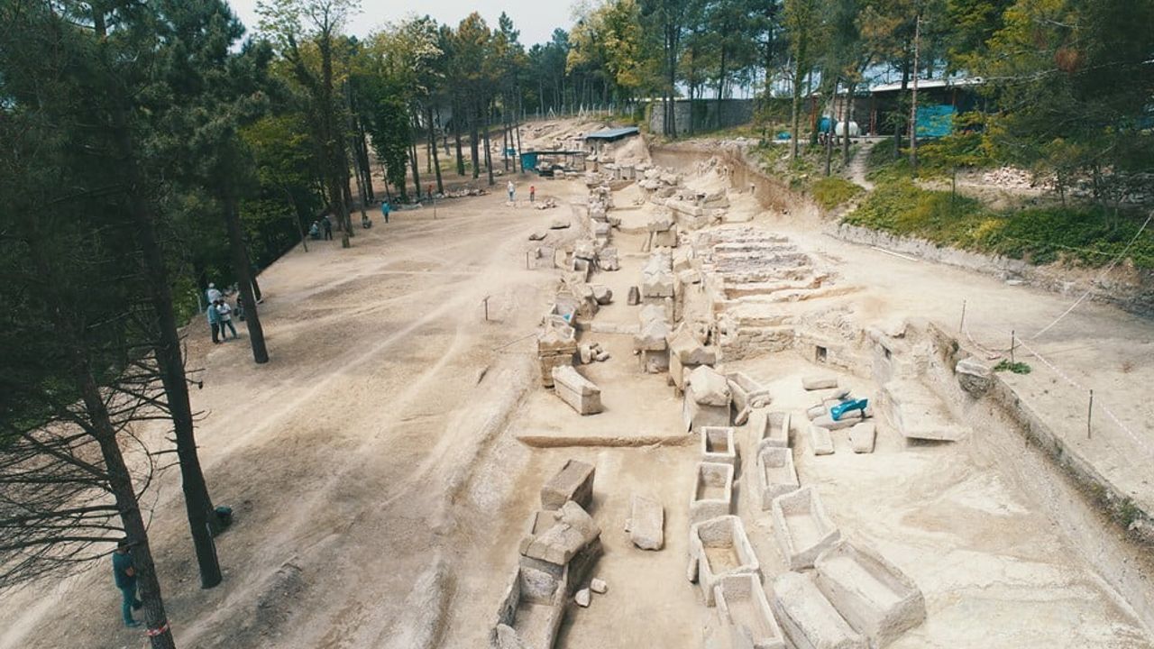 Tios Antik Kenti'nde Karadeniz'in En Büyük Roma Nekropolü Bulundu