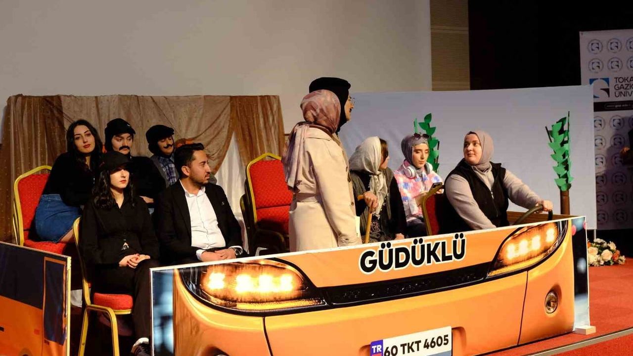 TOGÜ'nün 'Evden İşe Gidene Kadar' oyunu sahnelendi