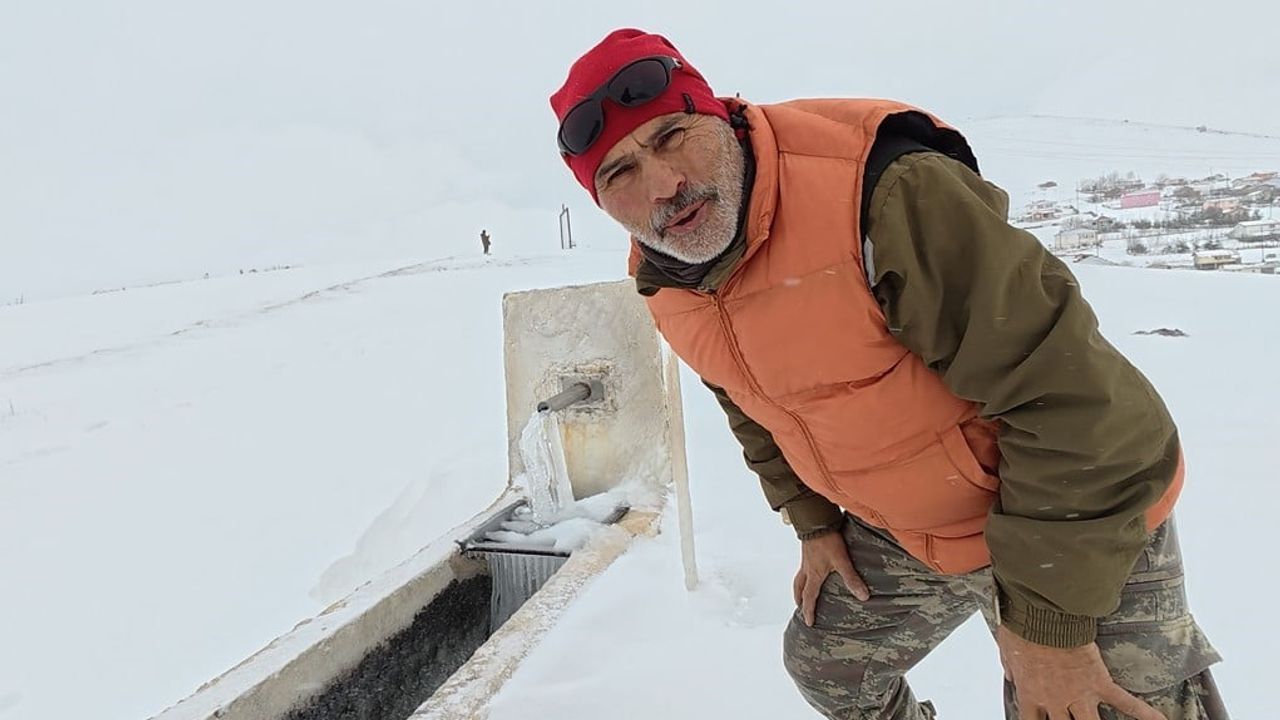 Tokat Başçiftlik'te Eksi 10 Derecede Çeşme Buz Tuttu