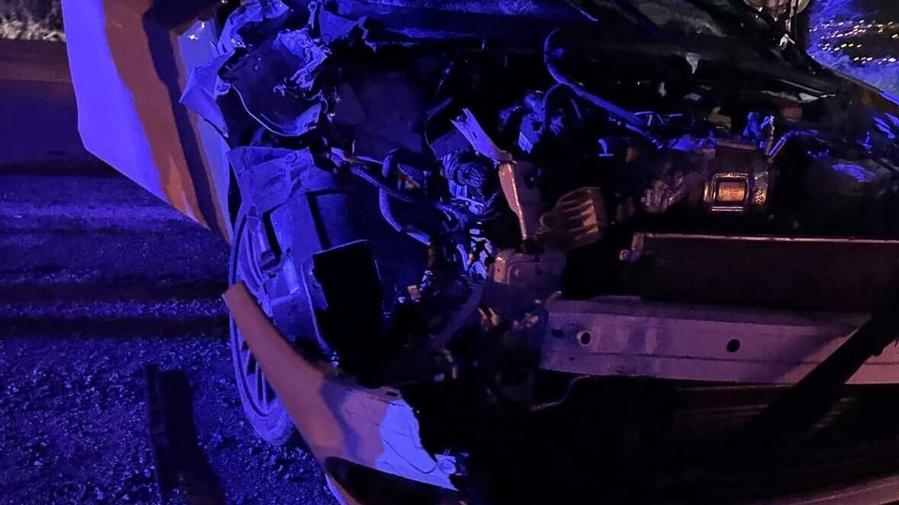 Tokat Niksar'da trafik kazası: Otomobil traktöre çarptı, 4 yaralı