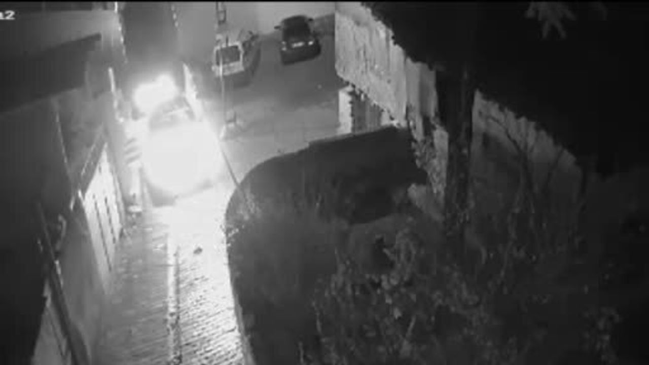 Tokat'ta Husumetlinin Park Halindeki Aracına Zarar Verdi — Kamera Kaydı