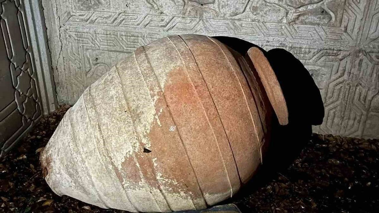 Tokat'ta Tarihi Eser Kaçakçılığı Operasyonu: Zile'de 1 Tabanca, 1 Kemer, 1 Küp Ele Geçirildi