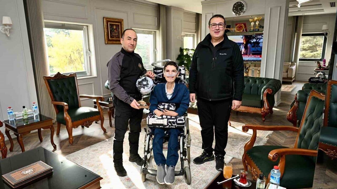 Tolga Yılmaz, Hayri ve Arman Saraç’ı Makamında Ağırladı — 3 Aralık Dünya Engelliler Günü