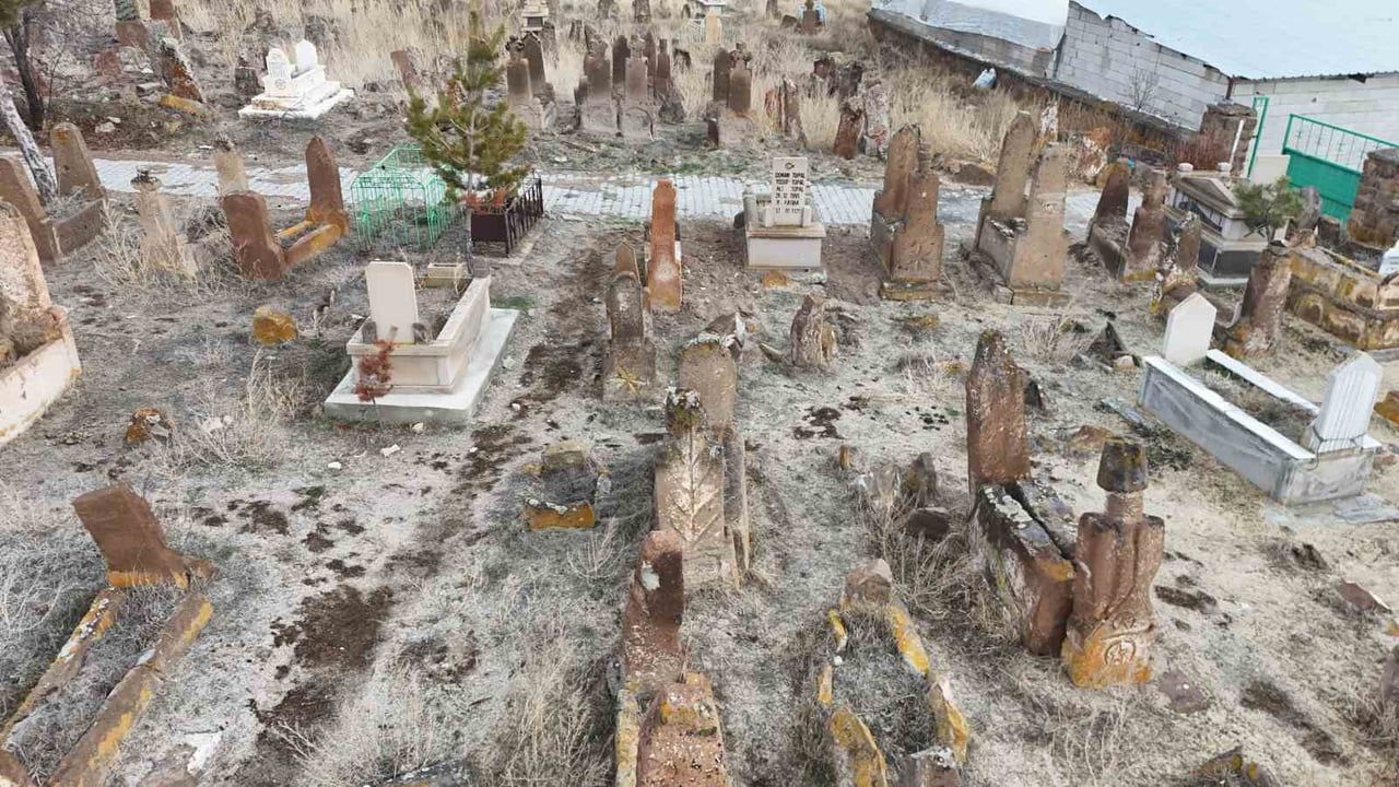 Tomarza'da Bin Yıllık Türk Kültürü: 17-20. Yüzyıl Mezar Taşları Belgeleniyor