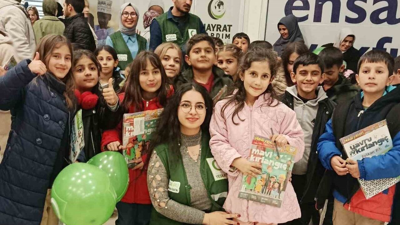 Toti ile Poti Patnos'ta: Van Devlet Tiyatrosu 50 Öğrenciyle Buluştu