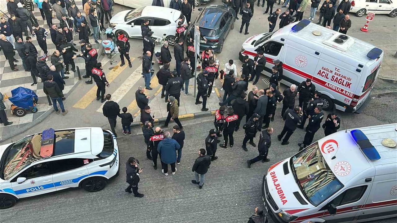 Trabzon'da Bıçaklı Kavga: Ortahisar'da 8 Yaralı, 1'i Ağır